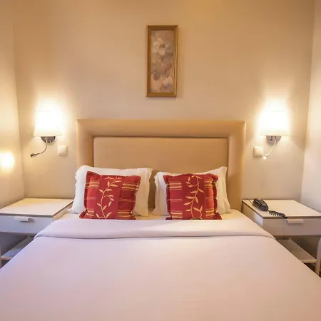 Grande Pensao Residencial Alcobia-3